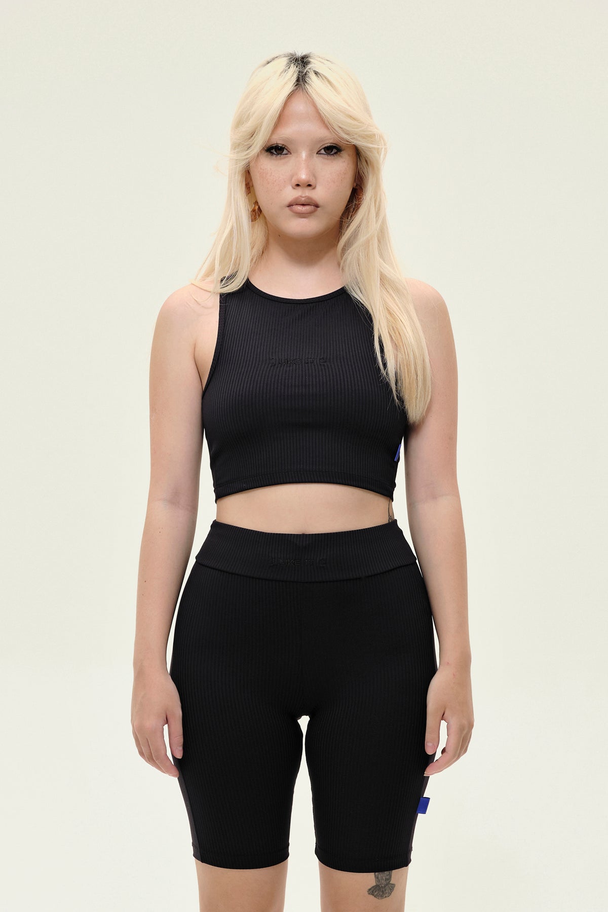 top nadador preto